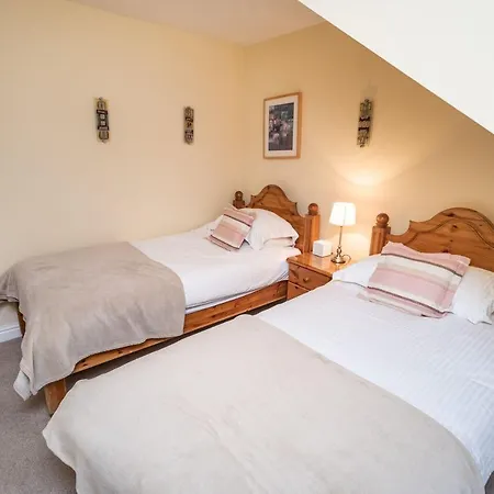 11 Howrah's Court Holiday home